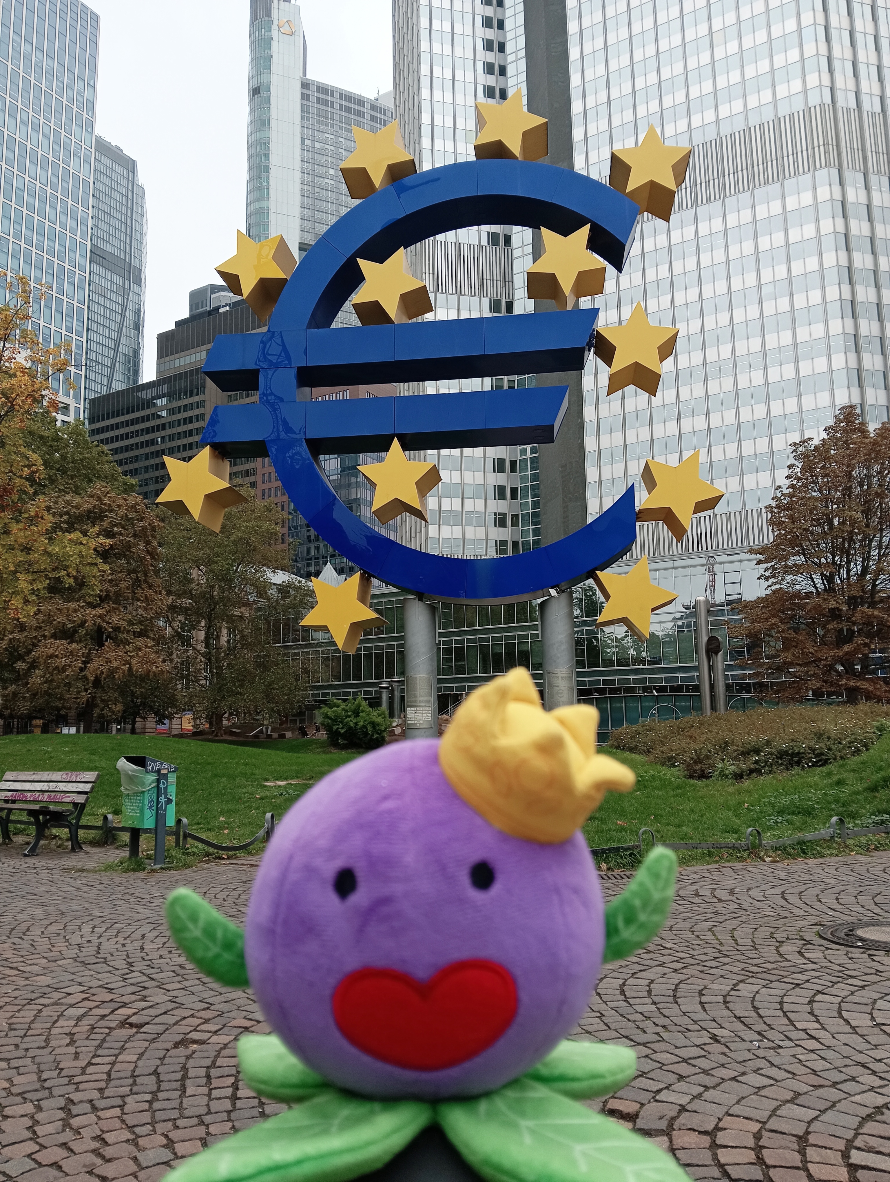 欧州中央銀行にあいさつだあーのイメージサムネイル画像